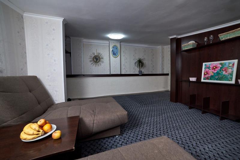 Фото: Недорогая гостиница Барнаула рядом с культурной частью города, цена 1550 рублей — снять недвижимость в Барнауле