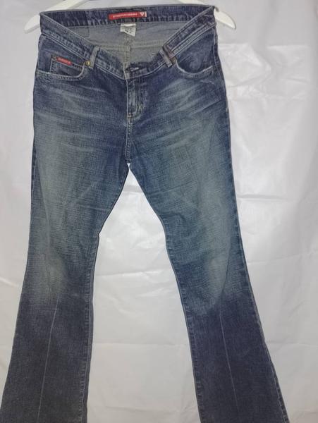 Фото: Купить джинсы женские в Москве, цена 1500 рублей — объявление