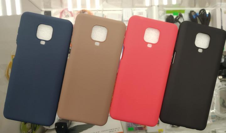 Фото: Купить чехлы накладки для Iphone Honor Realme Samsung Xiaomi в Оренбурге, цена 200 рублей — объявление