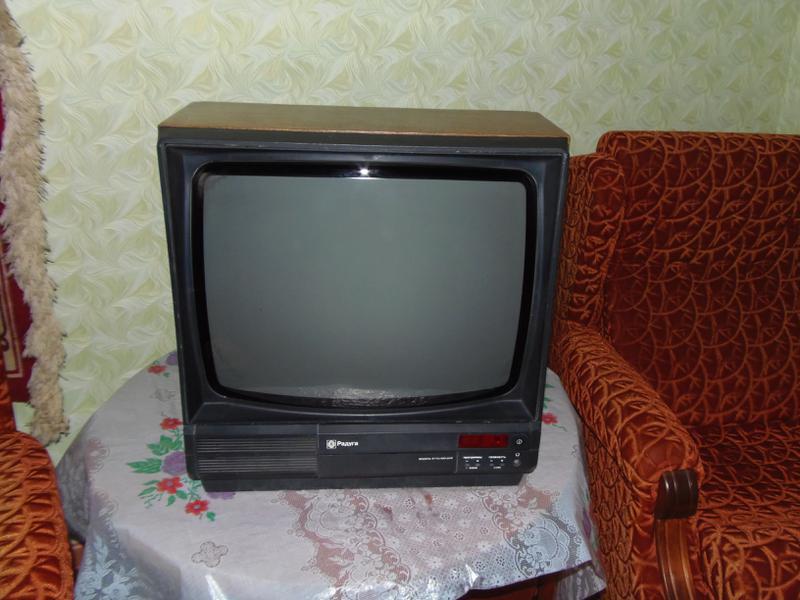 Фото: Продам цветной телевизор "Радуга 51-ТЦ-480-ДИЕ", цена 1000 рублей — объявления в Сосновом Бору